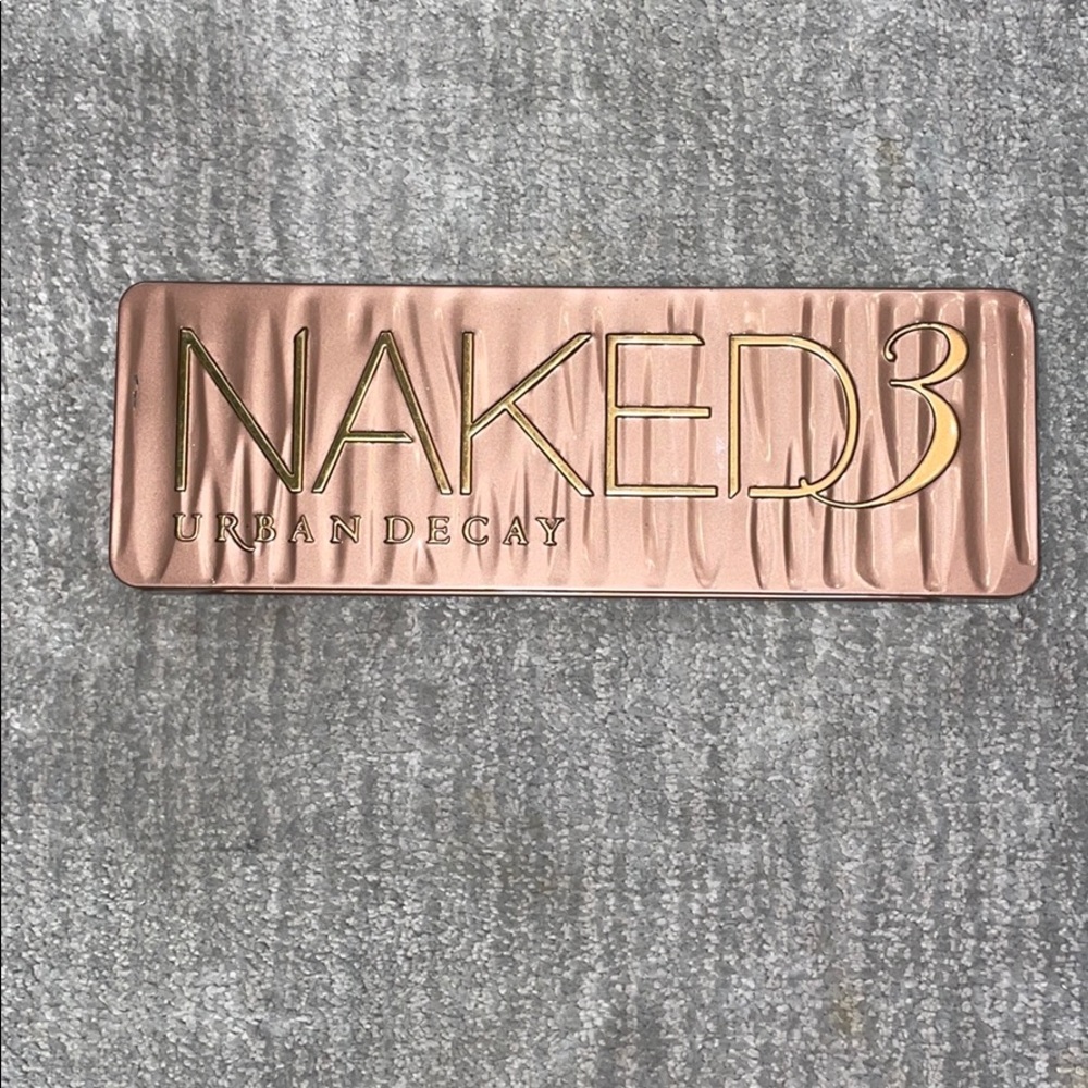 Urban Decay Naked 3 eyeshadow palette